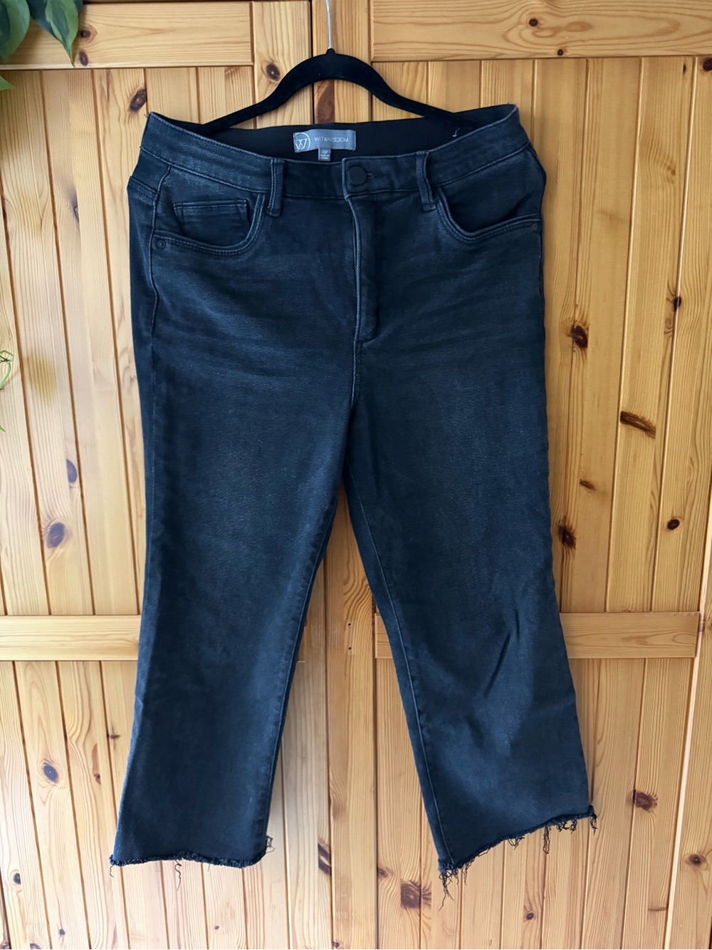 Wit & Wisdom Black Cropped Fray-Hem Jeans
